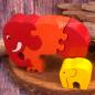Mobile Preview: Roter Elefant mit Baby aus Holz