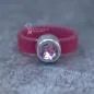 Preview: Damenring mit Kautschuk-Band himbeer und Swarovski-Stein schmal