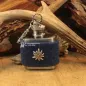 Preview: Flachmann-Anhänger mit Filzüberzug blau
