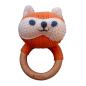 Preview: Oranger Strick-Fuchs als Greifling von HickUps mit hellem Holzring, nachhaltiges Babyspielzeug für Jungen und Mädchen.