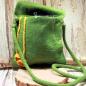 Preview: Umhängetasche filz grün mit gelber Calla Blüten