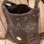 Preview: Umhängetasche filz grau Perlen bestickt - handtasche filz grau sterne perlen
