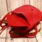 Preview: Umhängetasche filz rot mit Perle als Verschluss - handtasche filz knopf perle gross rot