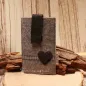 Preview: Hellgrau-dunkelgraue handgenähte Filztasche der Marke Weidräwöl mit Herz-Motiv und Klettverschluss für Smartphone und Zubehör.