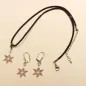 Preview: Schmuck Set Halskette Ohrringe Schneeflocke rot emailliert versilbert Segelseil Modeschmuck handmade chic-peppig-bunt