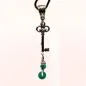 Preview: Kettenanhänger „Grüner Schutzengel“ – Edler Vintage-Schlüssel mit Charm - kettenanhaenger schluessel engel gruen klein