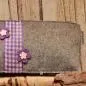 Preview: 4 cm tiefe handgefertigte Kulturtasche aus Filz mit stabiler Standfestigkeit.