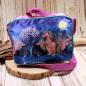 Preview: Lila-blaue Kindertasche mit Einhorn-Motiv und Thermo-Isolierung, Tragegriff und verstellbarem Schultergurt.