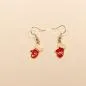 Preview: Ohrringe Weihnachten Fäustlinge Handschuhe rot vergoldet mit Fischhaken, Modeschmuck handmade chic-peppig-bunt
