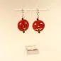 Preview: Handgefertigter Modeschmuck mit Hasenmotiv aus versilbertem Metall.