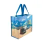 Preview: Große hellblaue VW T1 Bulli Shoppertasche mit Strand-Motiv auf hellem Hintergrund.