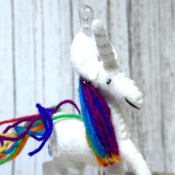 Taschenbaumler in Regenbogen Farben