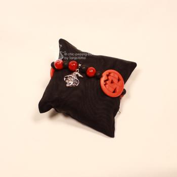 Halloween Armband Hexenkopf – Perlen-Schmuck in Schwarz & Orange