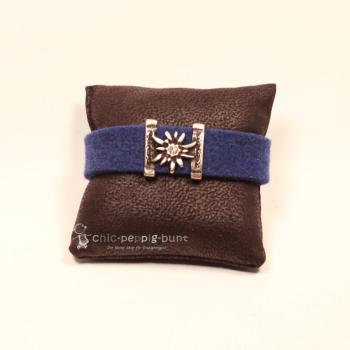 Dunkelblaues Trachten Armband aus Filz mit versilbertem Edelweiß-Element, Strassstein und funkelndem Kunststoff-Kristallknopf.