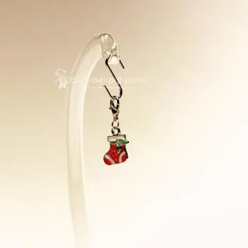 Charmsanhänger Weihnachten Nikolaussocke rot mit grün Schleife - charms anhaenger weihnachten weihnacthsschuh rot gruen versilbert