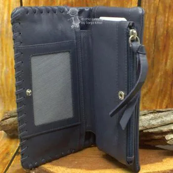 grosser blauer Geldbeutel