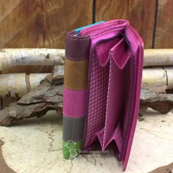 Leder Geldbeutel in pink mit bunten Akzenten