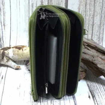kleine Handtasche als Geldbeutel