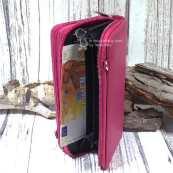 kleine Handtasche als Geldbeutel