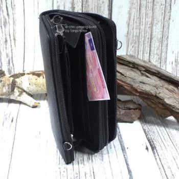 kleine Handtasche als Geldbeutel