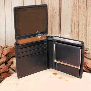 Seitliche Ansicht des Herren Geldbeutels mit 2 cm Tiefe.