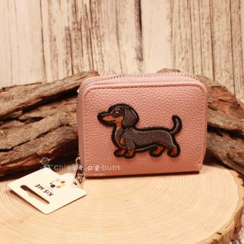 Kindergeldbeutel mit Dackel Sir Winston, Altrosa Kunstleder, 6 Fächer Innenansicht.