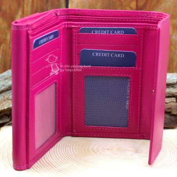 kleiner pink farbiger Geldbeutel