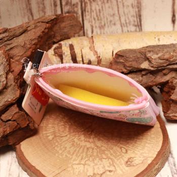 Innenansicht der Einhorn-Geldbörse mit einem großen Hauptfach für Münzen und Scheine.