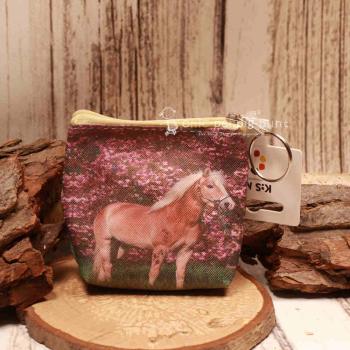 Pferde-Geldbörse mit Blick in das geräumige Hauptfach für Münzen und Scheine.