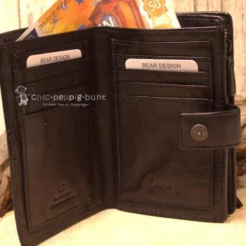 Detailaufnahme Nieten und Druckknopf Verschluss unisex Geldbörse