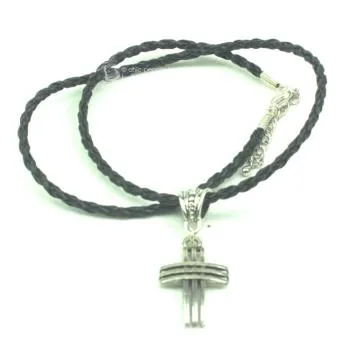 schwarzes gedrehtes Leder als Kette