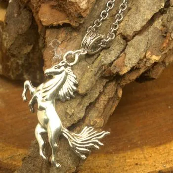 Metallkette mit Anhänger