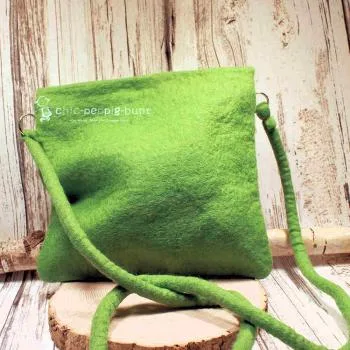 Umhängetasche filz grün mit gelber Calla Blüten - handtasche filz blatt gross gruen blueten 1fach