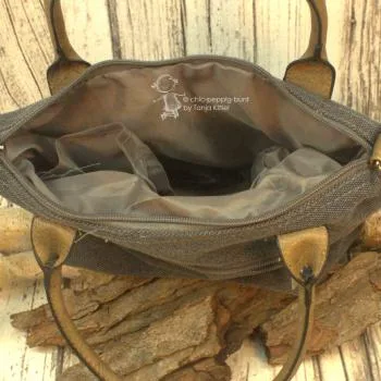Handtasche mit kleinen Fächern