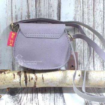 Umhängetasche mini für Kinder in graublau mit kleinen  blauen Quaste - handtasche kinder quasten blau grau knopfverschluss blau
