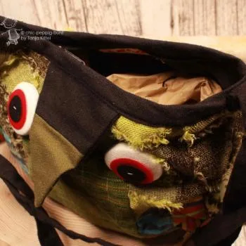 Handtasche in Eulenform grün Schnabel grün - handtasche umhaengetasche eule gesicht gruen schnabel