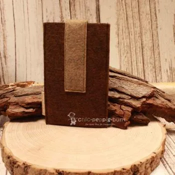 Handytasche Filz dunkelbraun beige Hirsch-Kopf Tracht - handytasche filz handmade genaeht dunkelbraun braun tracht hirsch