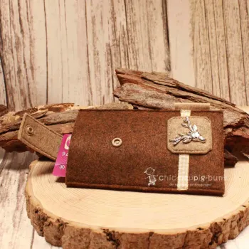 Handytasche Filz dunkelbraun beige Hirsch-Kopf Tracht - handytasche filz handmade genaeht dunkelbraun braun tracht hirsch