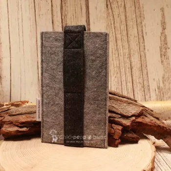 Handytasche Filz hellgrau-dunkelgrau Herz Tracht Klettverschluss - handytasche filz handmade genaeht hellgrau schwarz tracht herz