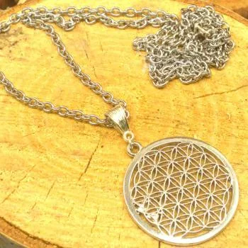 Metallkette mit Anhänger