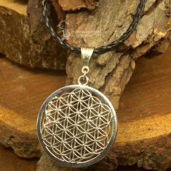 Kette mit Anhänger blume des lebens