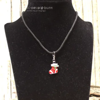 Halskette mit roter Nikolaus Socke als Charmsanhänger - kette weihnachten halskette Nikolausschuh segelseil