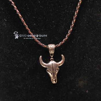 Kettenanhänger Stierkopf – Versilberter Bullen-Schmuckanhänger