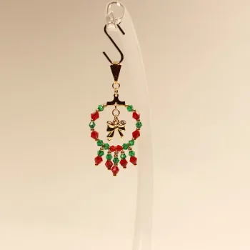 Kettenanhänger vergoldet Weihnachtskranz mit schleife - kettenanhaenger modeschmuck weihnachten kranz perlen rot gruen vergoldet schleife (1)