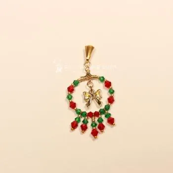 Kettenanhänger Weihnachten Weihnachtskranz vergoldet groß mit Schluppe, Modeschmuck handmade chic-peppig-bunt