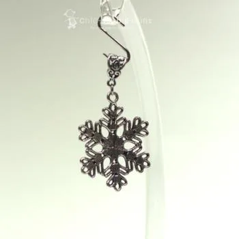 Kettenanhänger Schneeflocke Steine blau versilbert - kettenanhaenger modeschmuck weihnachten schneeflocke blau glitzer strass steine