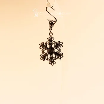 Kettenanhänger Schneeflocke Steine blau versilbert - kettenanhaenger modeschmuck weihnachten schneeflocke blau glitzer strass steine (1)