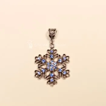 Kettenanhänger Weihnachten Schneeflocke blau Glitzer Strass Steine versilbert, Modeschmuck handmade chic-peppig-bunt