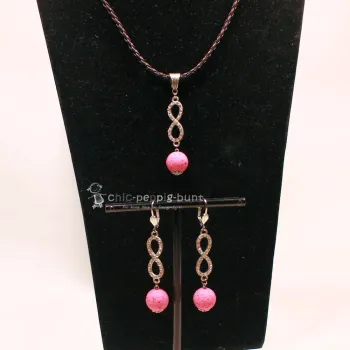 Unendlichkeits-Schmuckset: Kettenanhänger & Ohrringe in Rosa - kettenanhaenger ohringe set passend unendlichkeit strass perle handmade versilbert modeschmuck rosa