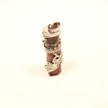 Drachen-Kettenanhänger auf Rosé-Marmor – Versilbertes Unikat - kettenanhaenger stein metall versilbert drache marmor rose
